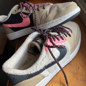 Air Jordan 1 Retro Low Fleece sneakers